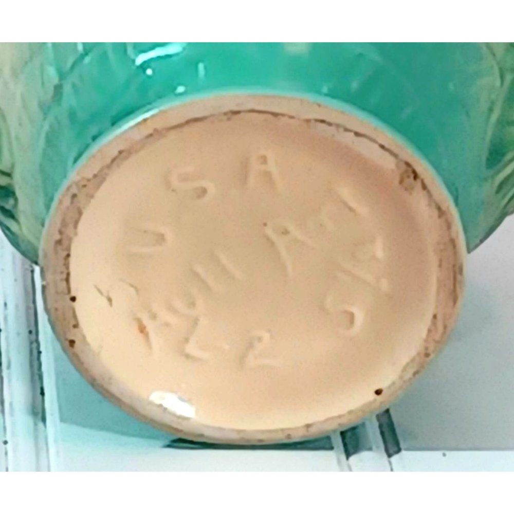 Hull Art Pottery Water Lily 2-Handled  Amphora Vase L-1 5 1/2” Vtg 1950’s Decor - Picture 7 of 8